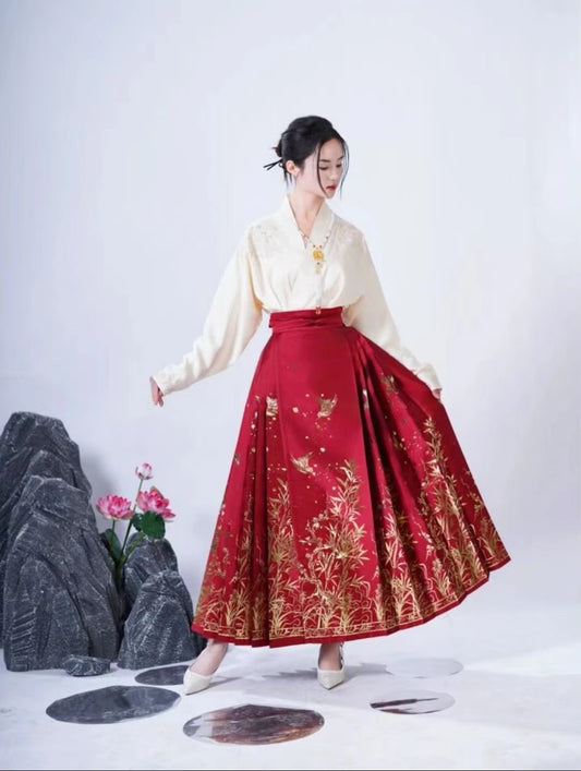 Horse-Face Skirt Bamboo with Birds