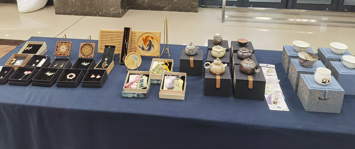 Cloisonne enamel and Mother-of -pearl inlay