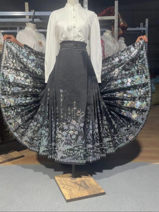 Horse-Face Skir Bamboo with poem