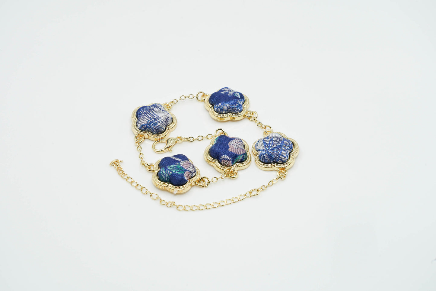 Song Silk Febric Decoration