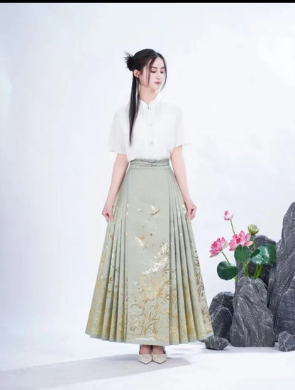 Horse-Face Skirt Bamboo with Birds