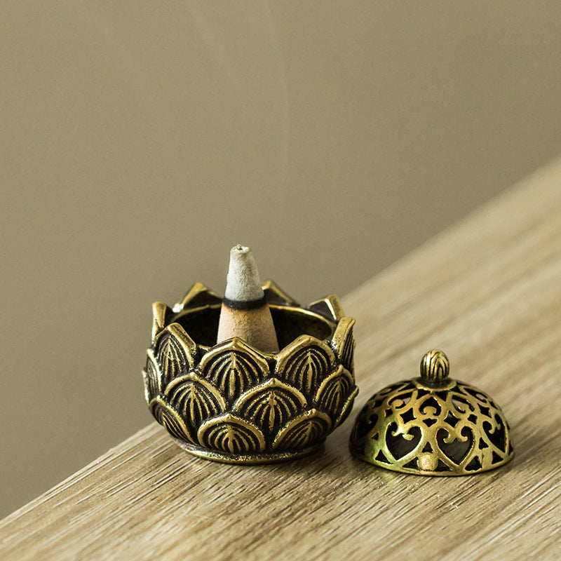 Wholesale Pure Copper Lotus Small Incense Burner Household Brass Hollow Incense Burner Desktop Aromatherapy Decoration Small Copper Ware Craft Gift